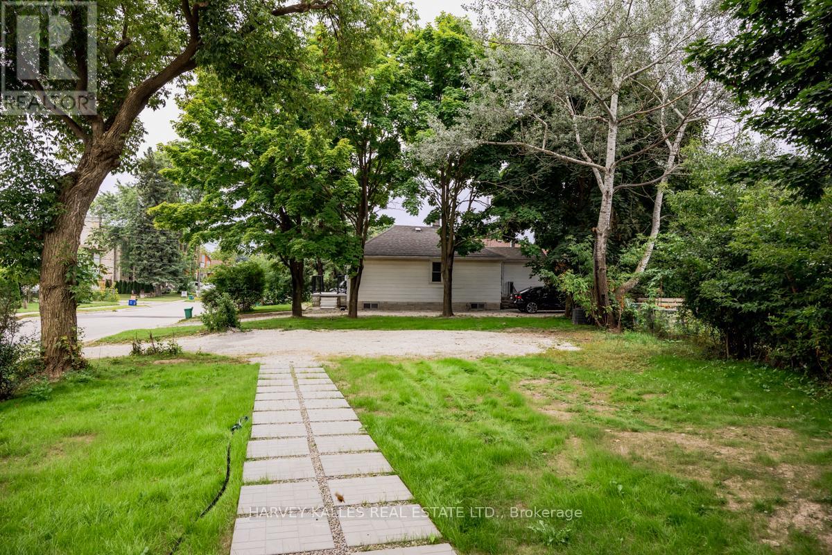 129 MAJOR MACKENZIE DRIVE E