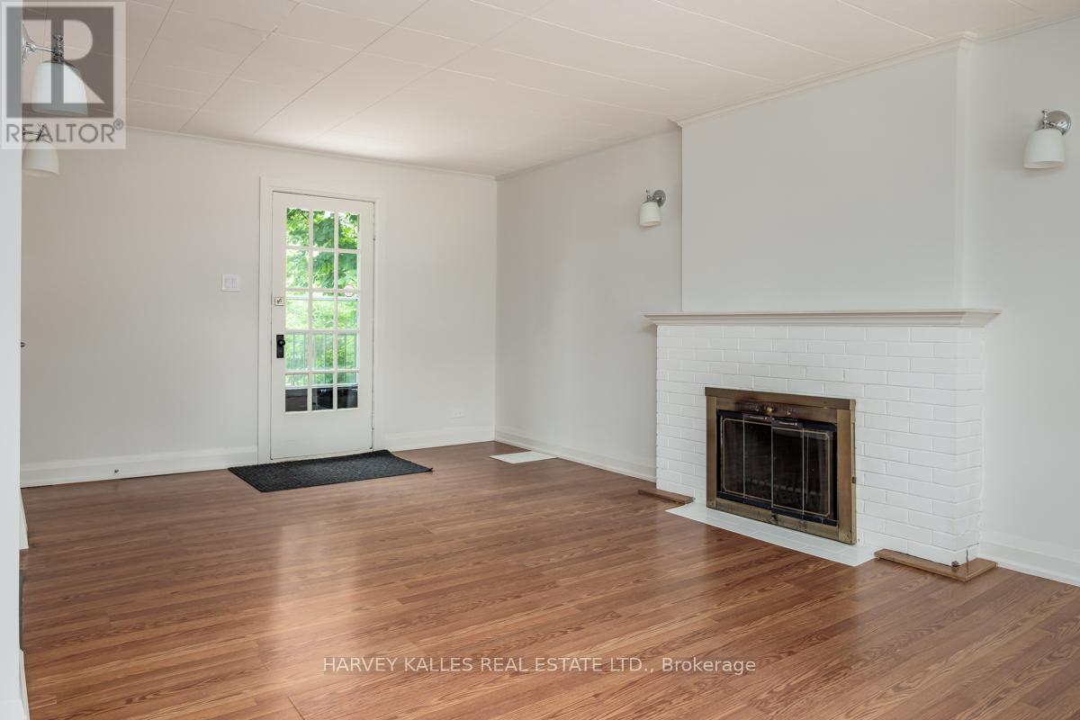 129 MAJOR MACKENZIE DRIVE E