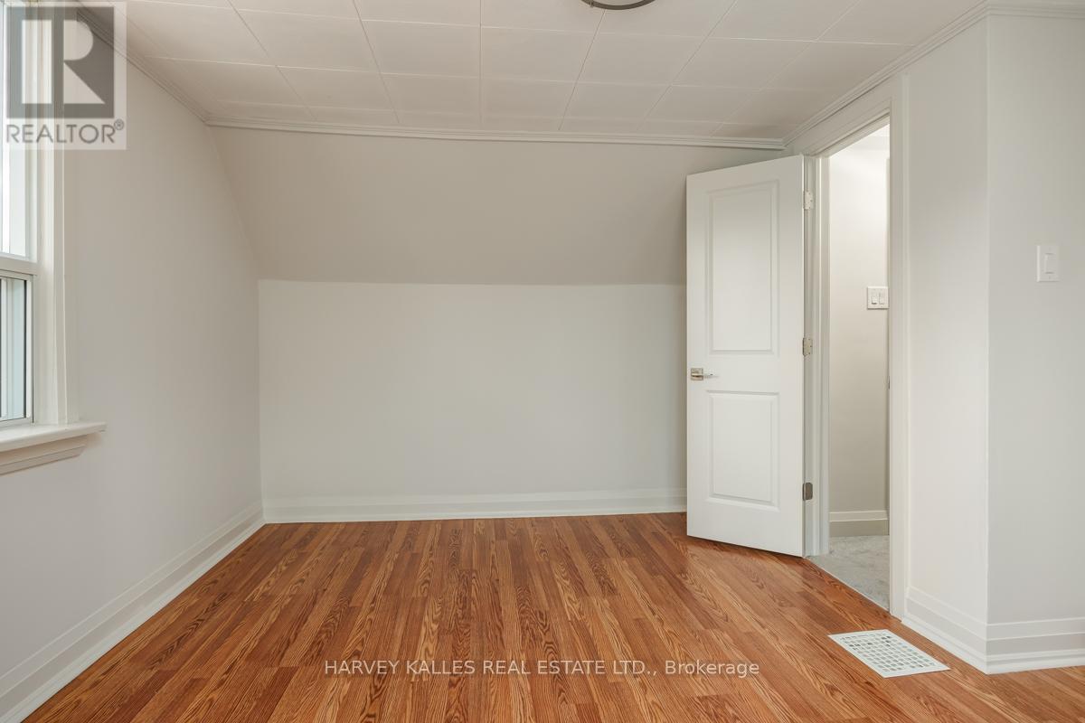 129 MAJOR MACKENZIE DRIVE E