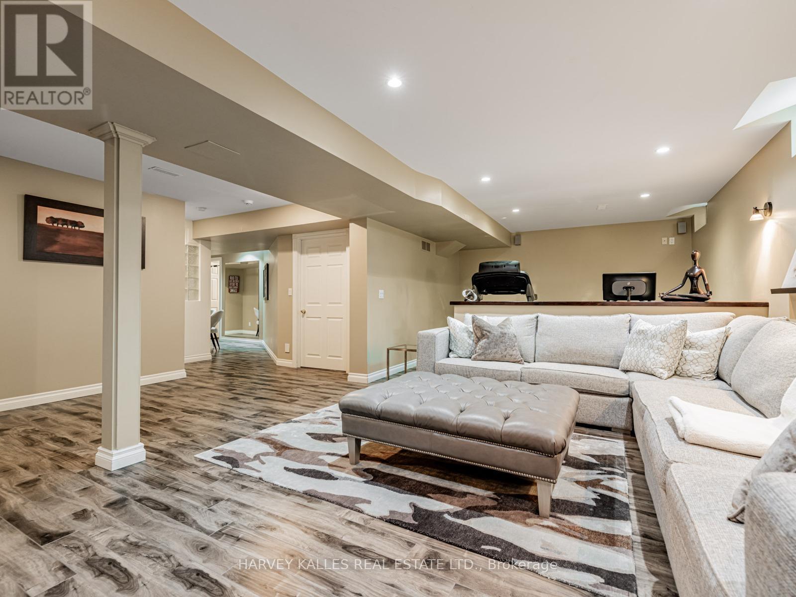 12 BARBERRY CRESCENT