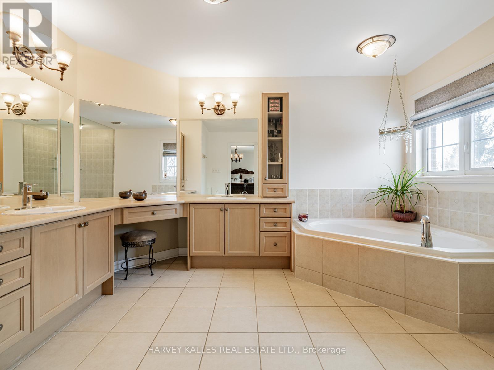 12 BARBERRY CRESCENT