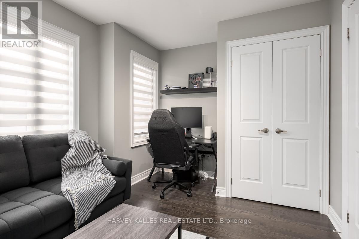 16 POWSELAND CRESCENT