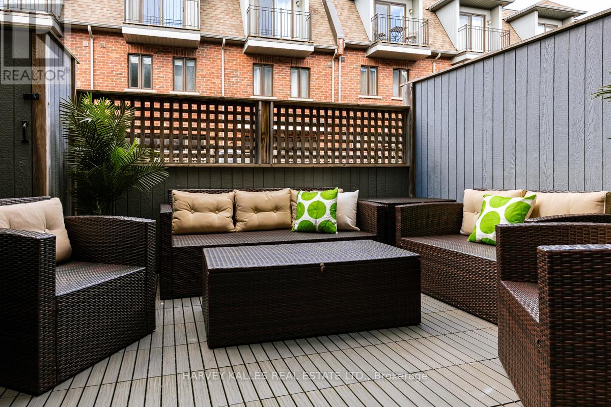 16 POWSELAND CRESCENT