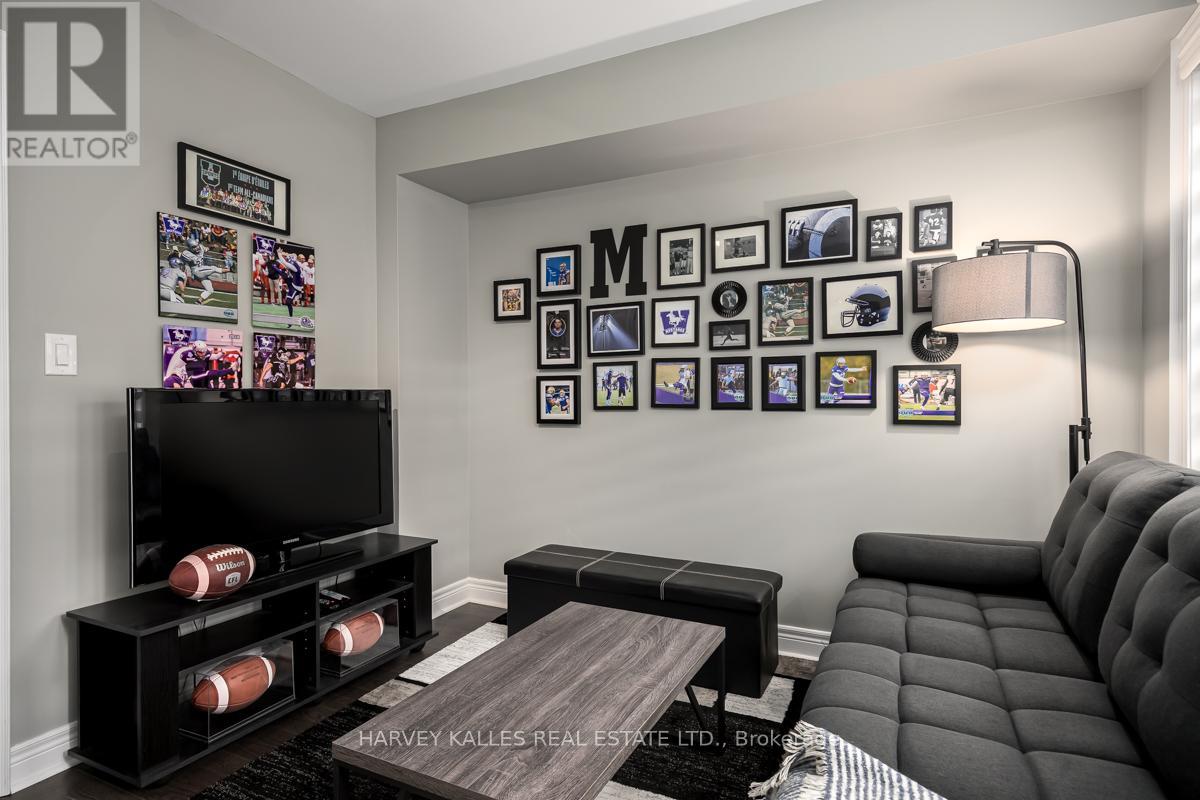 16 POWSELAND CRESCENT