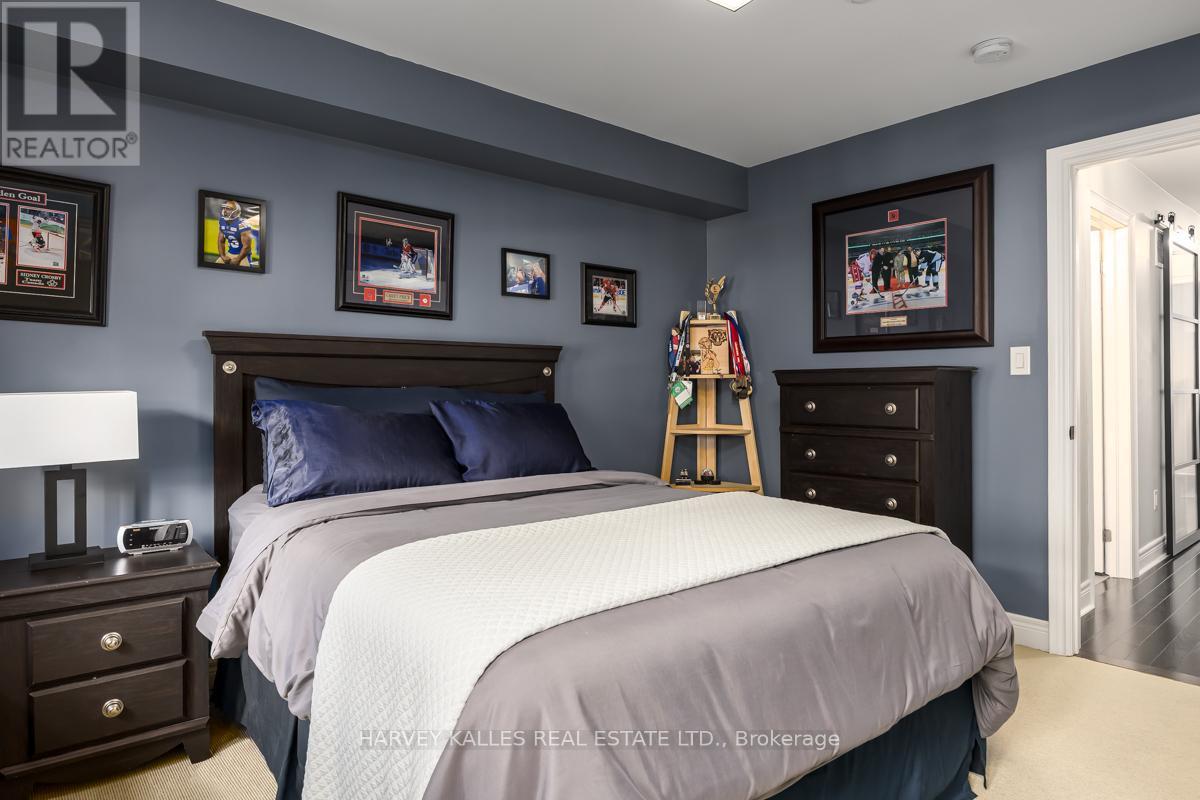 16 POWSELAND CRESCENT