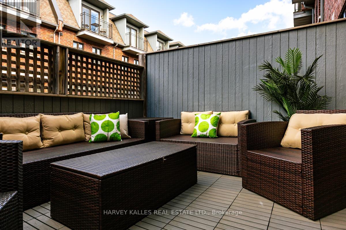 16 POWSELAND CRESCENT