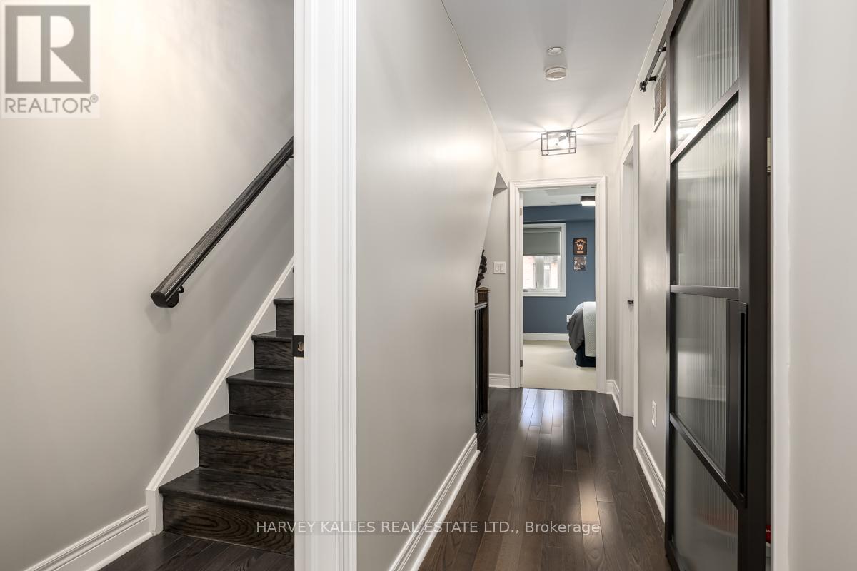 16 POWSELAND CRESCENT