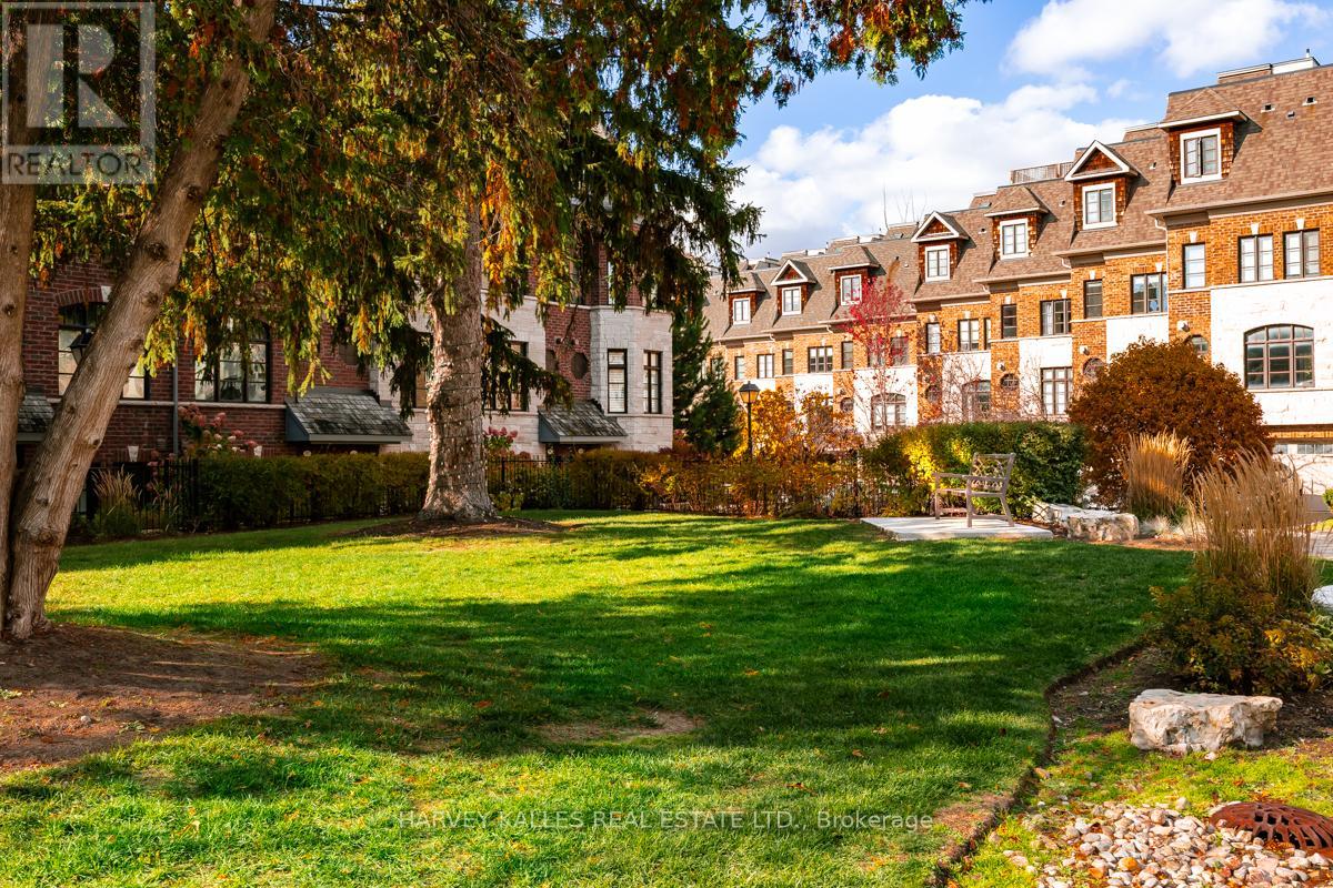 16 POWSELAND CRESCENT