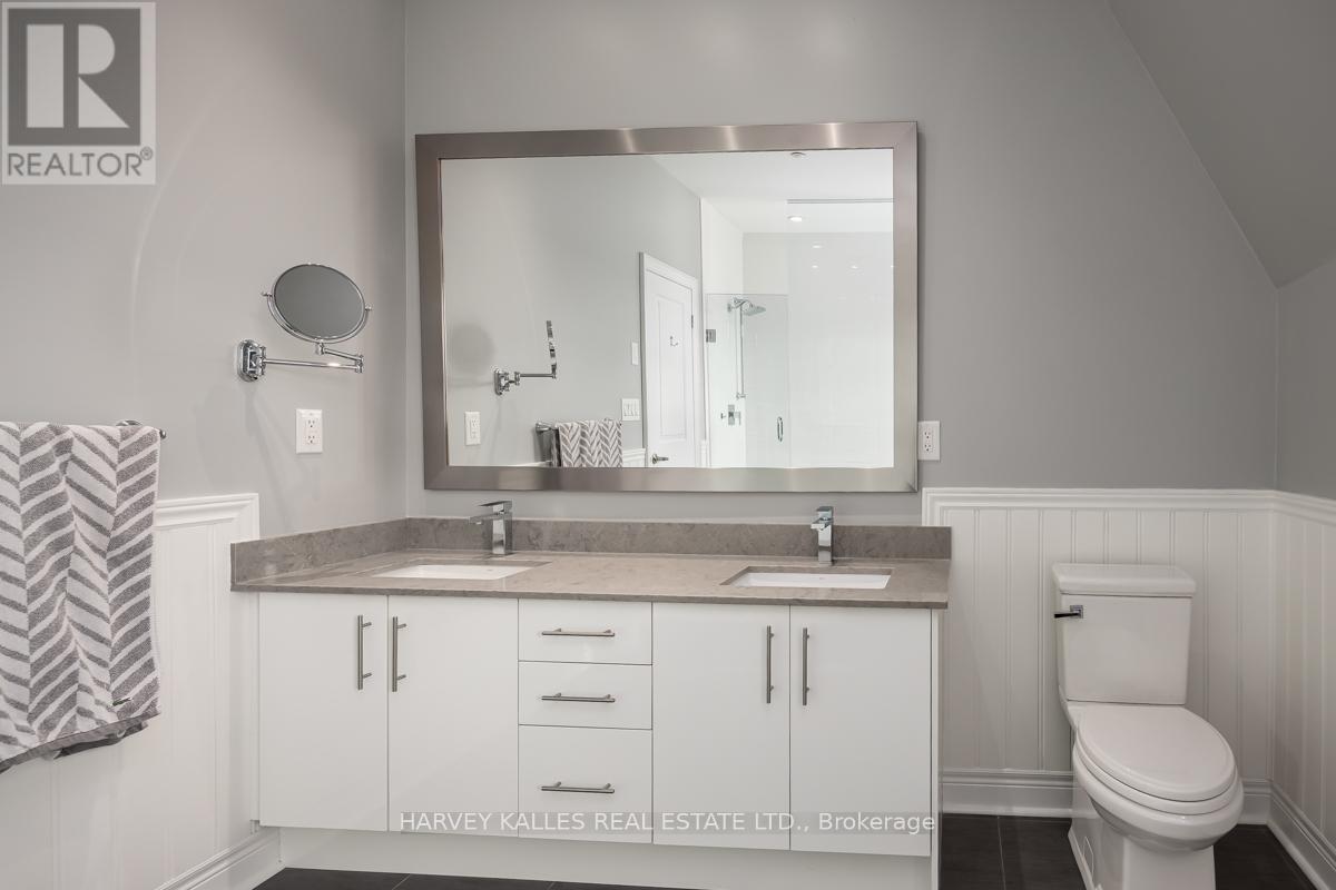 16 POWSELAND CRESCENT