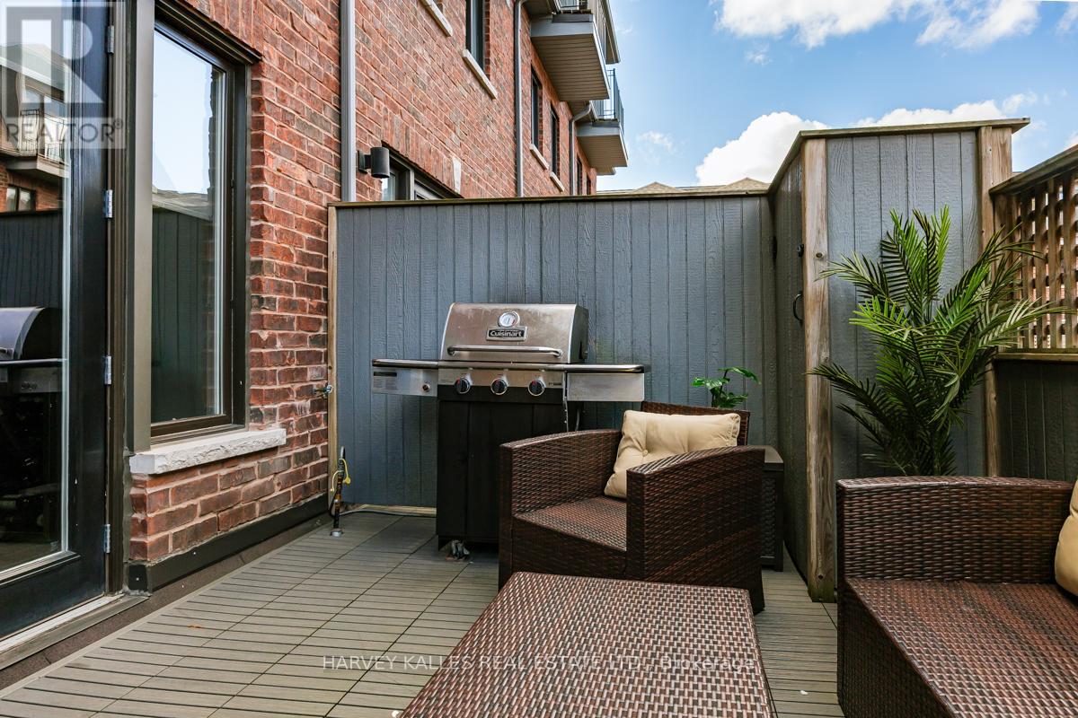 16 POWSELAND CRESCENT