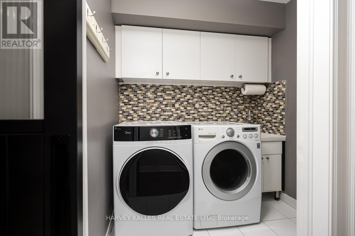 16 POWSELAND CRESCENT