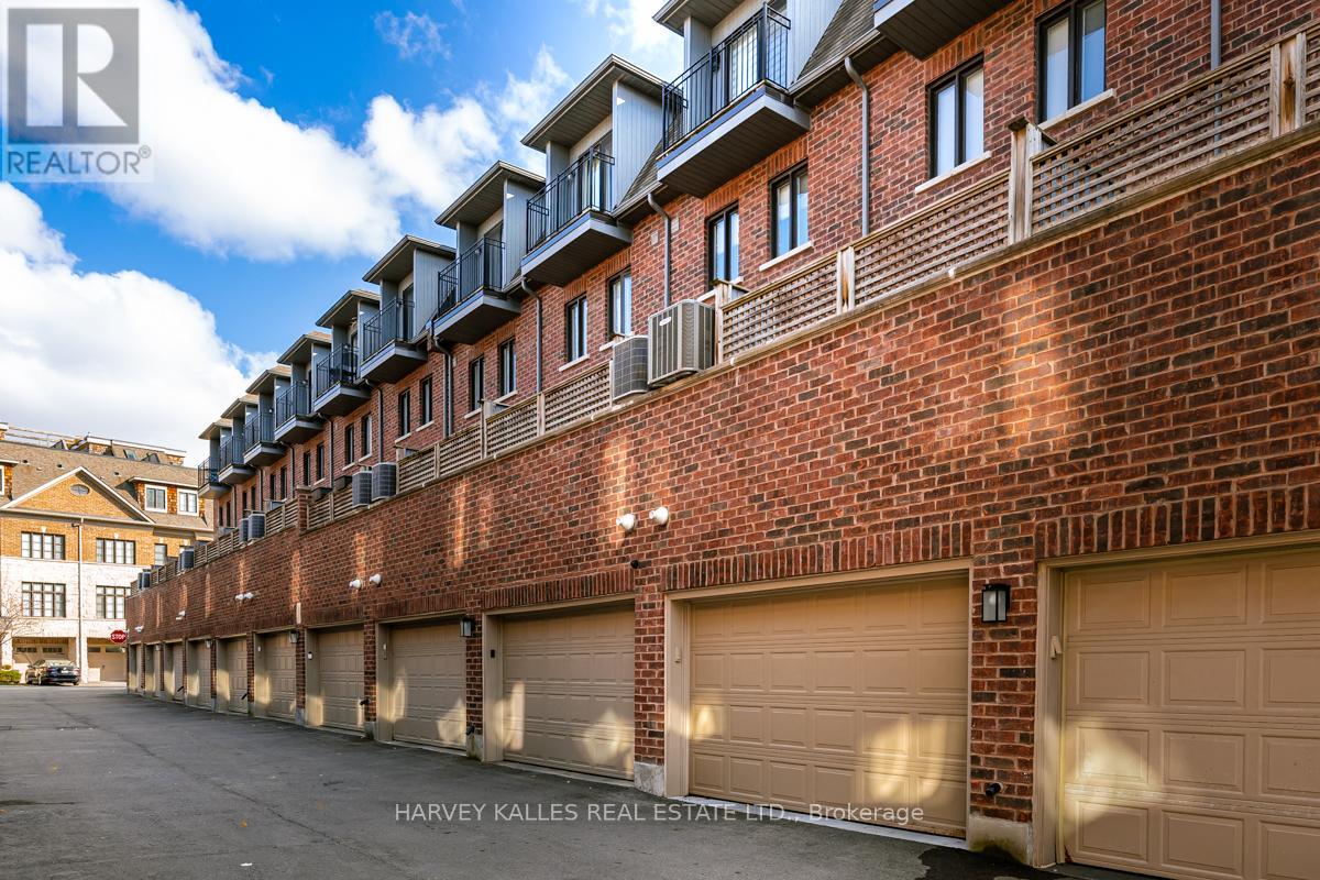 16 POWSELAND CRESCENT