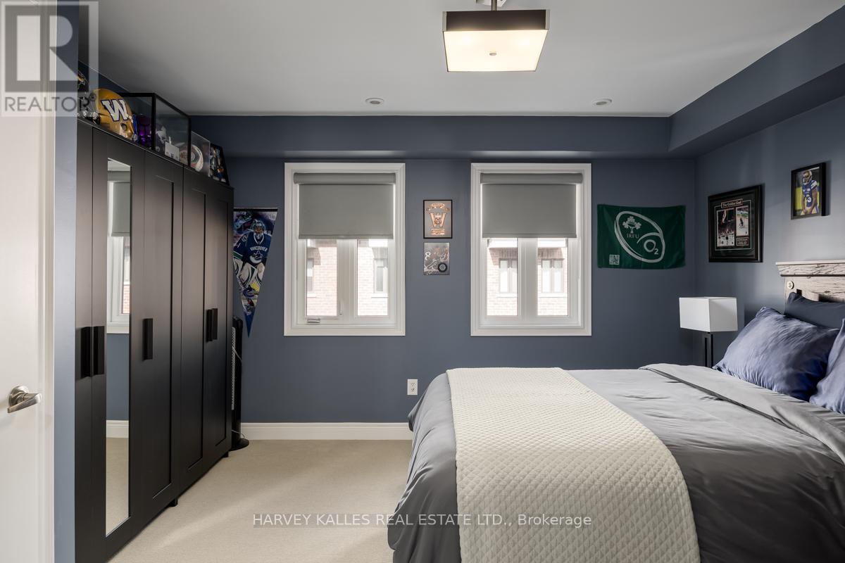 16 POWSELAND CRESCENT