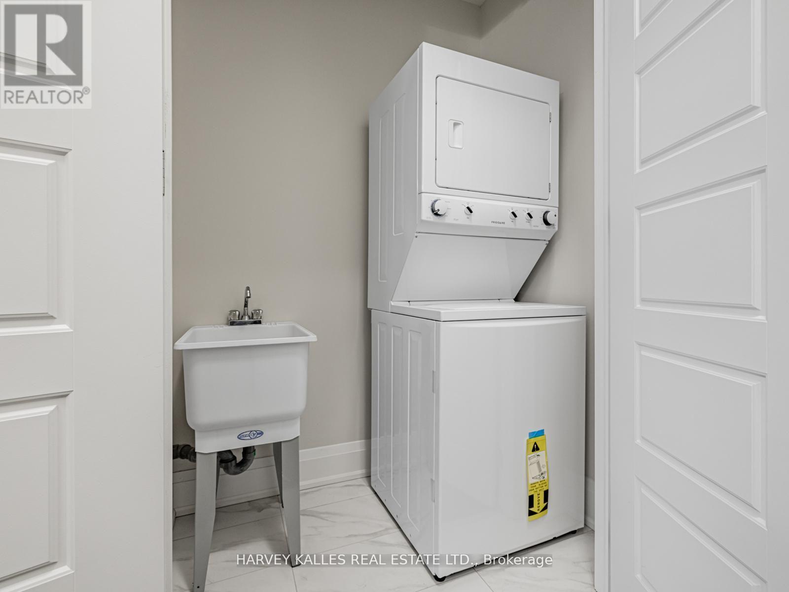 112 - 7 BOND CRESCENT