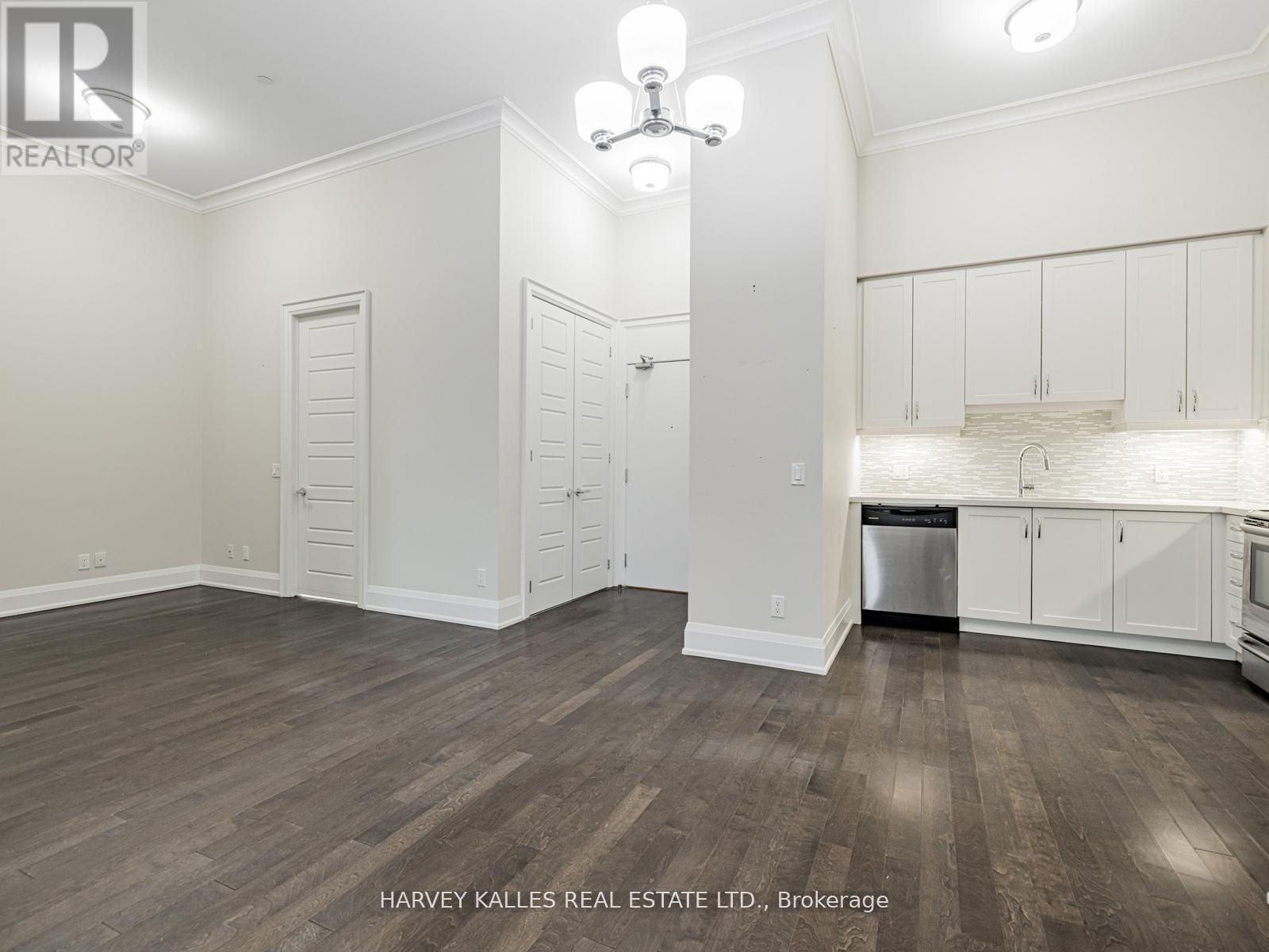 112 - 7 BOND CRESCENT