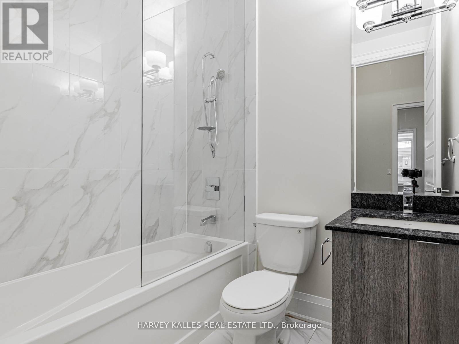 112 - 7 BOND CRESCENT