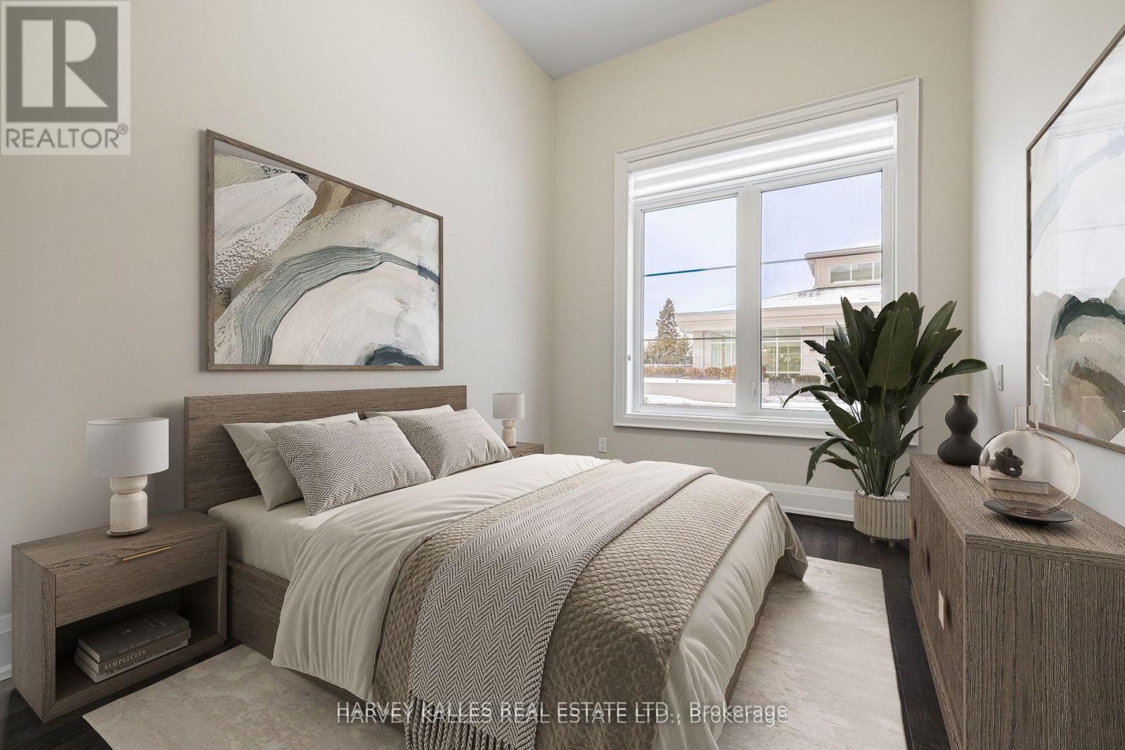 112 - 7 BOND CRESCENT