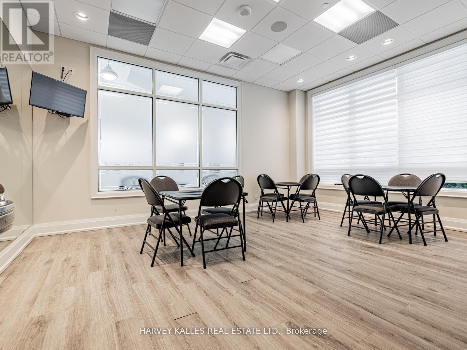 112 - 7 BOND CRESCENT