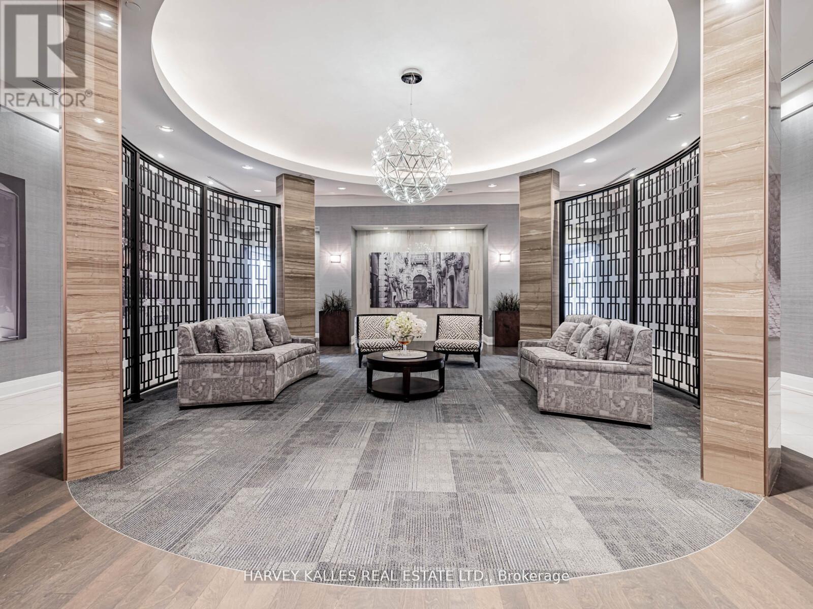 112 - 7 BOND CRESCENT