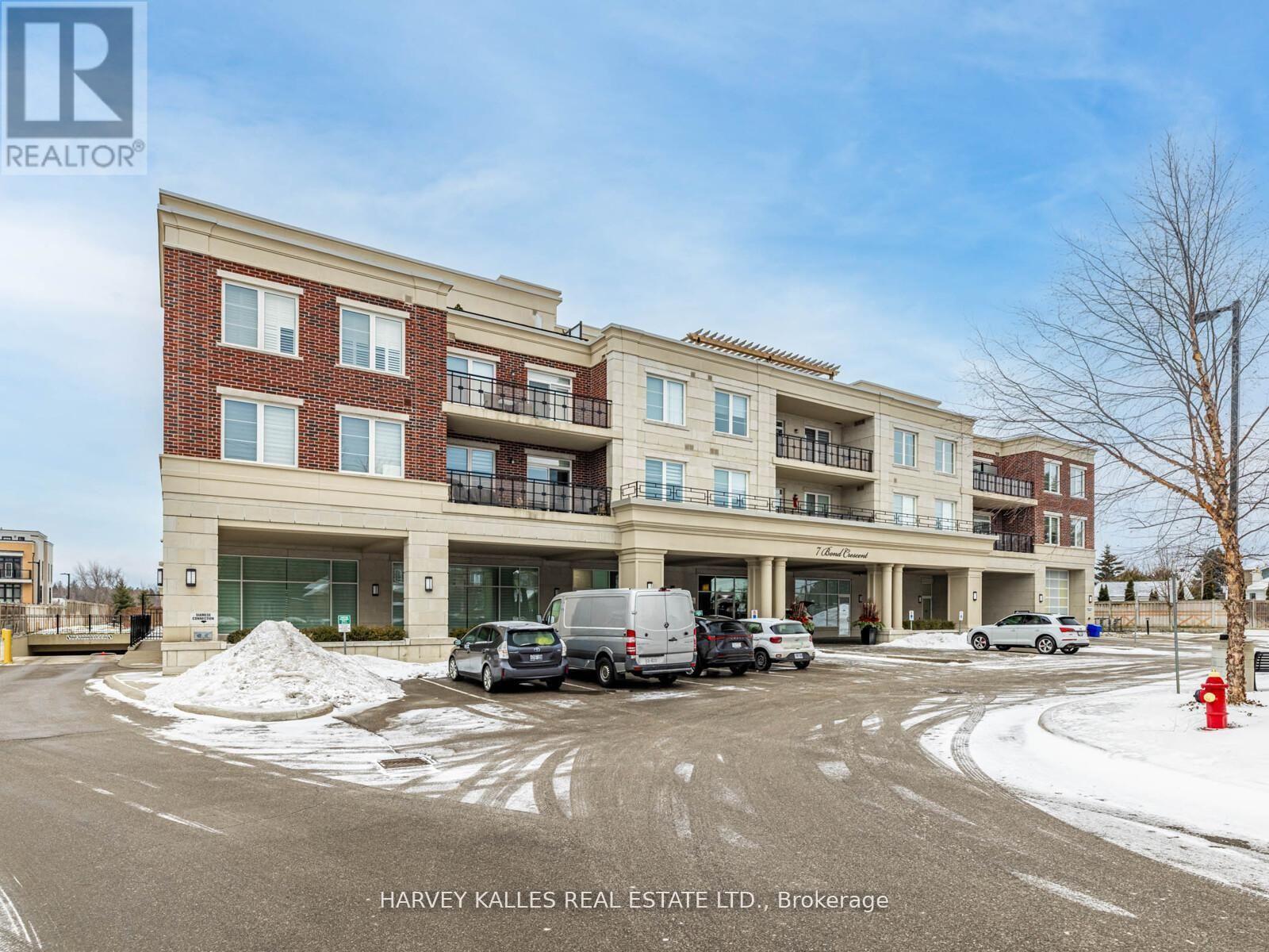 112 - 7 BOND CRESCENT