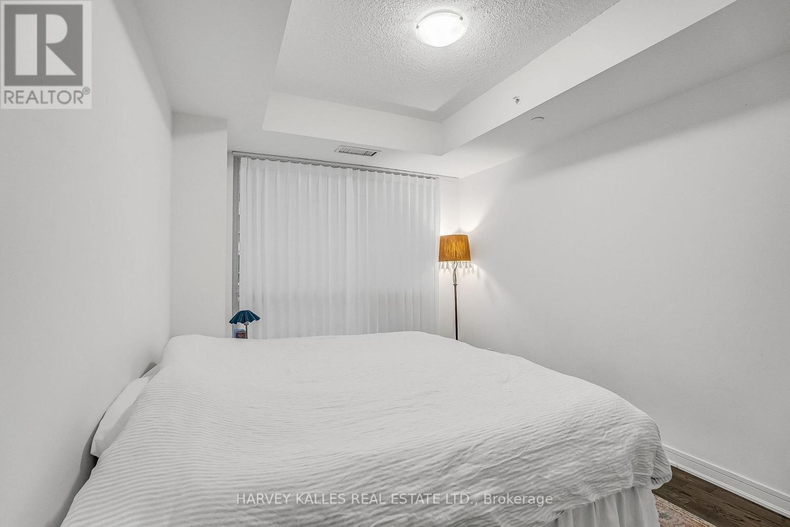 SE-305 - 9199 YONGE STREET