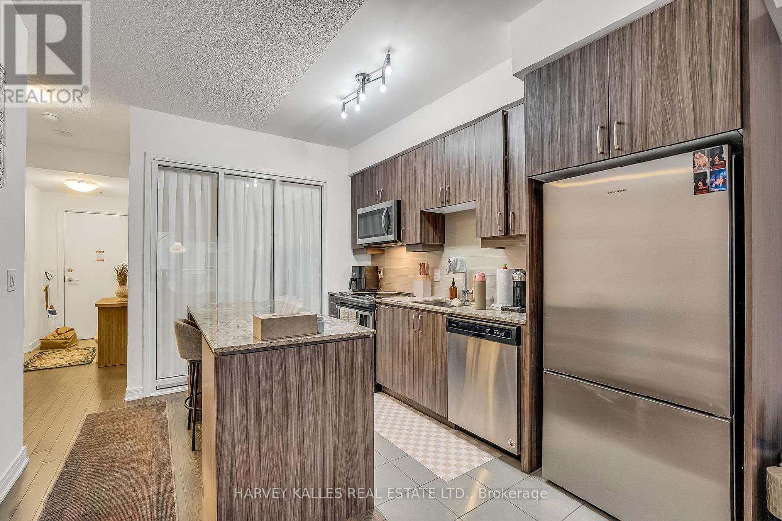 SE-305 - 9199 YONGE STREET