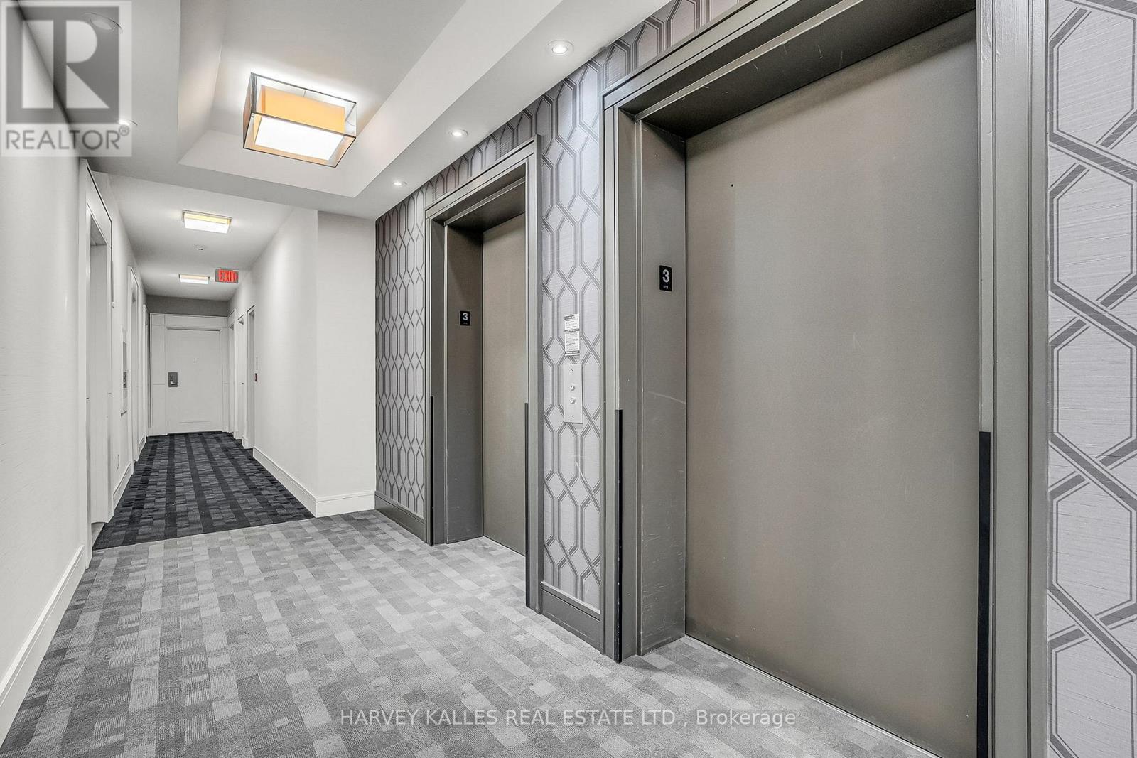 SE-305 - 9199 YONGE STREET