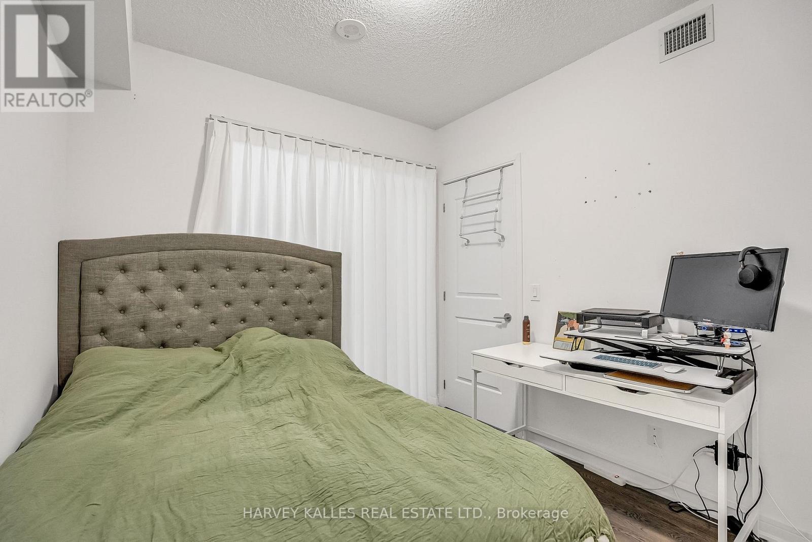 SE-305 - 9199 YONGE STREET