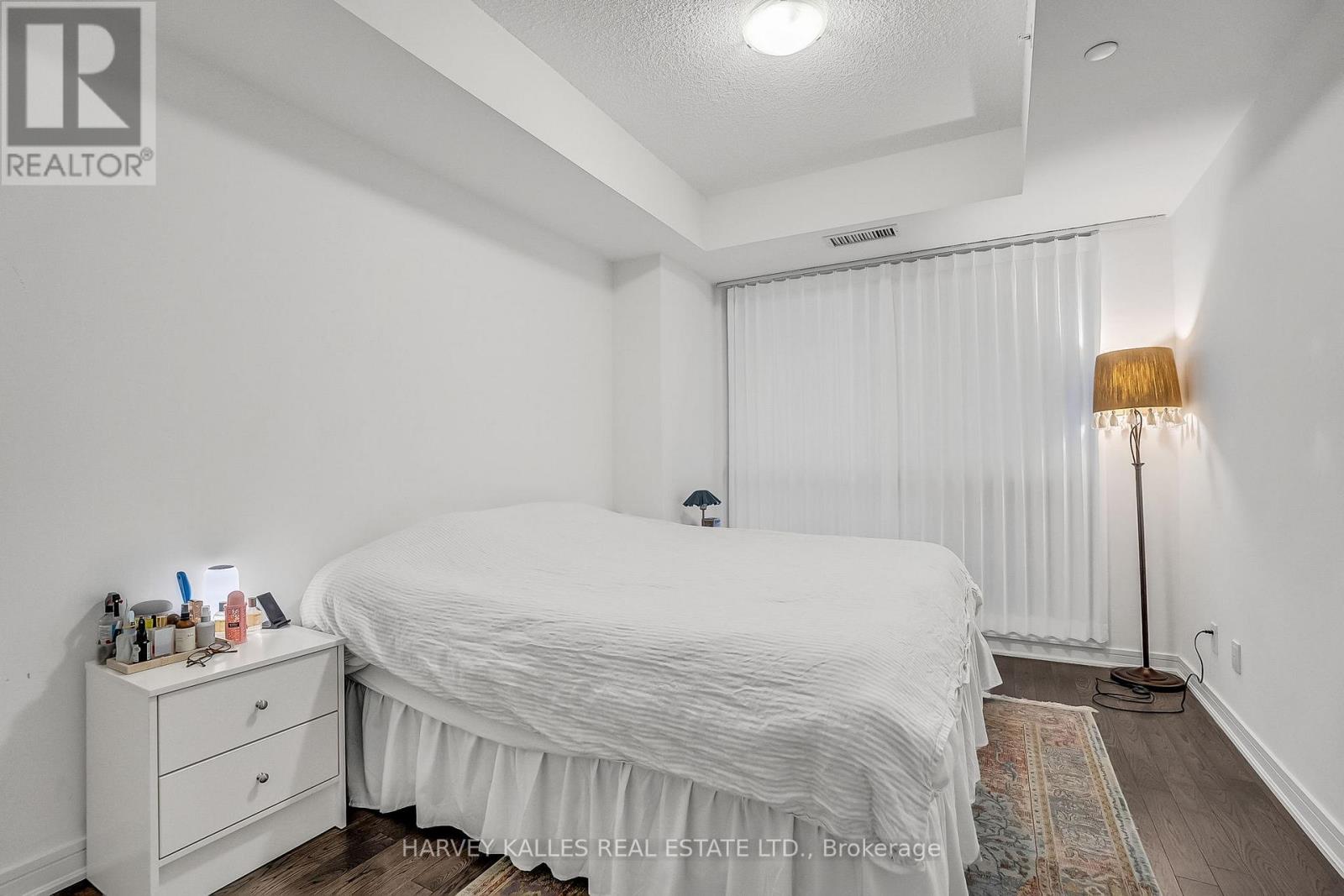 SE-305 - 9199 YONGE STREET