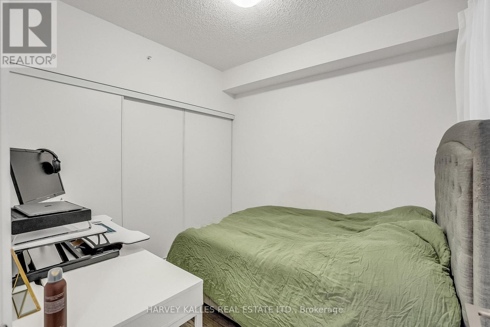 SE-305 - 9199 YONGE STREET