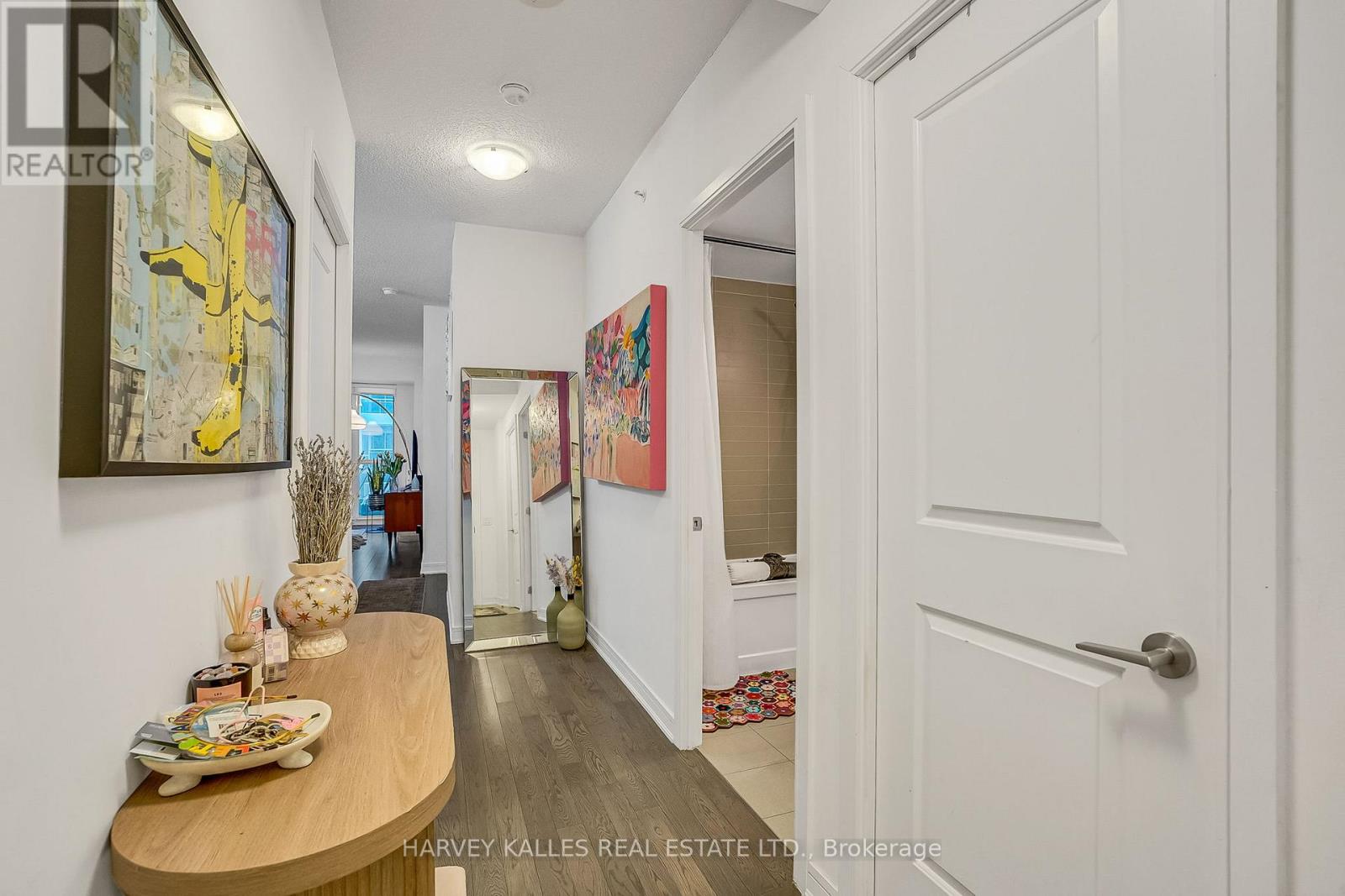 SE-305 - 9199 YONGE STREET