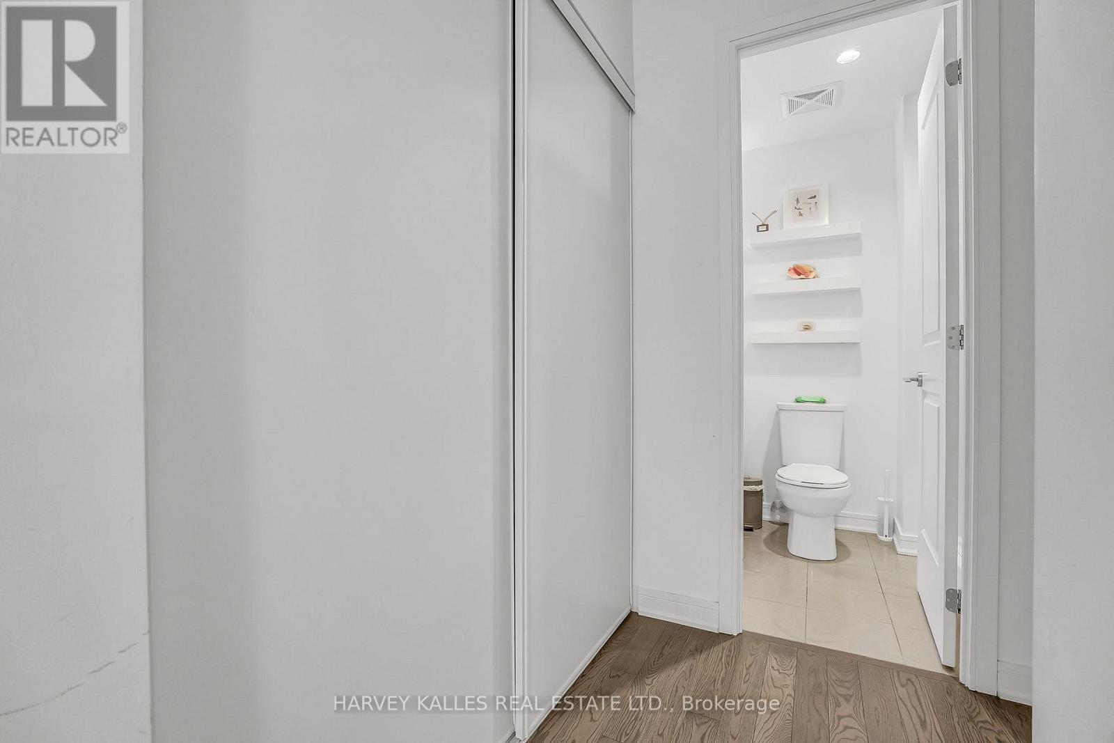 SE-305 - 9199 YONGE STREET