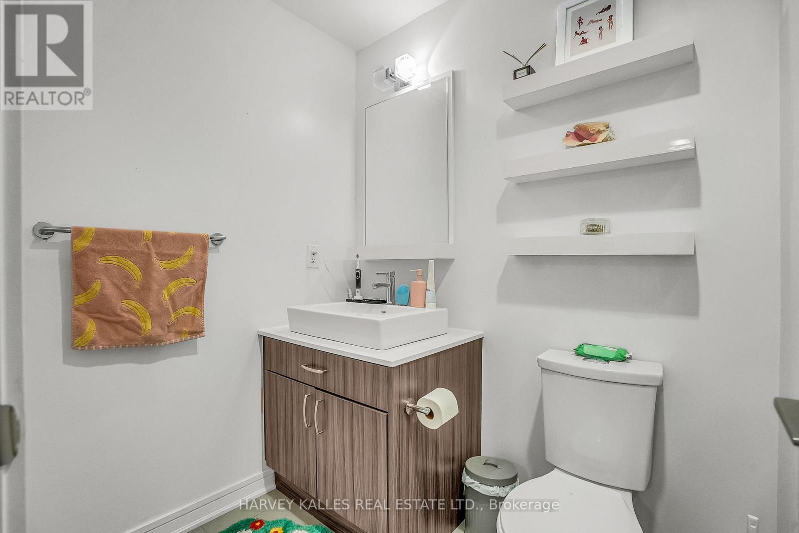 SE-305 - 9199 YONGE STREET