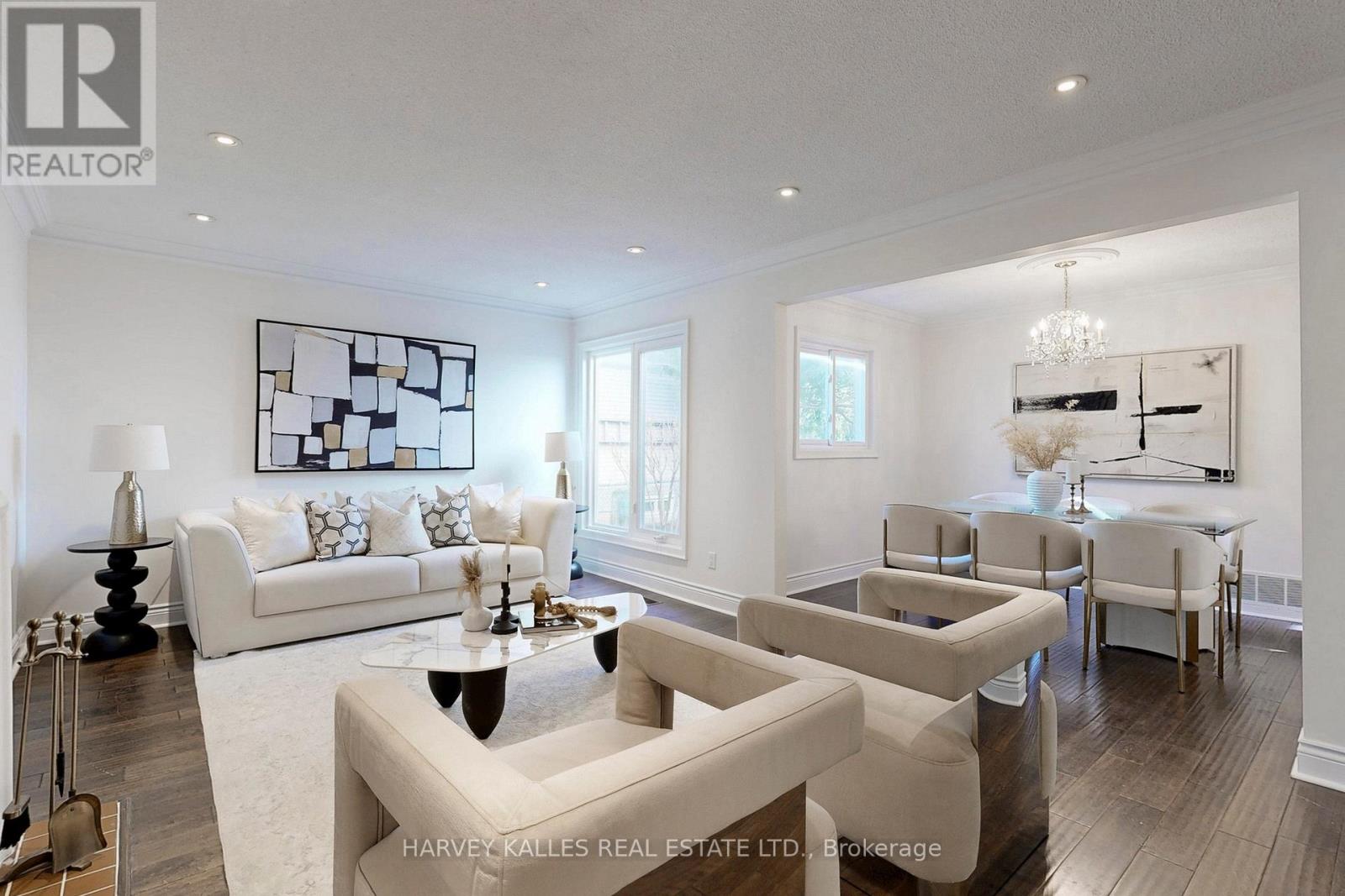 62 DERSINGHAM CRESCENT