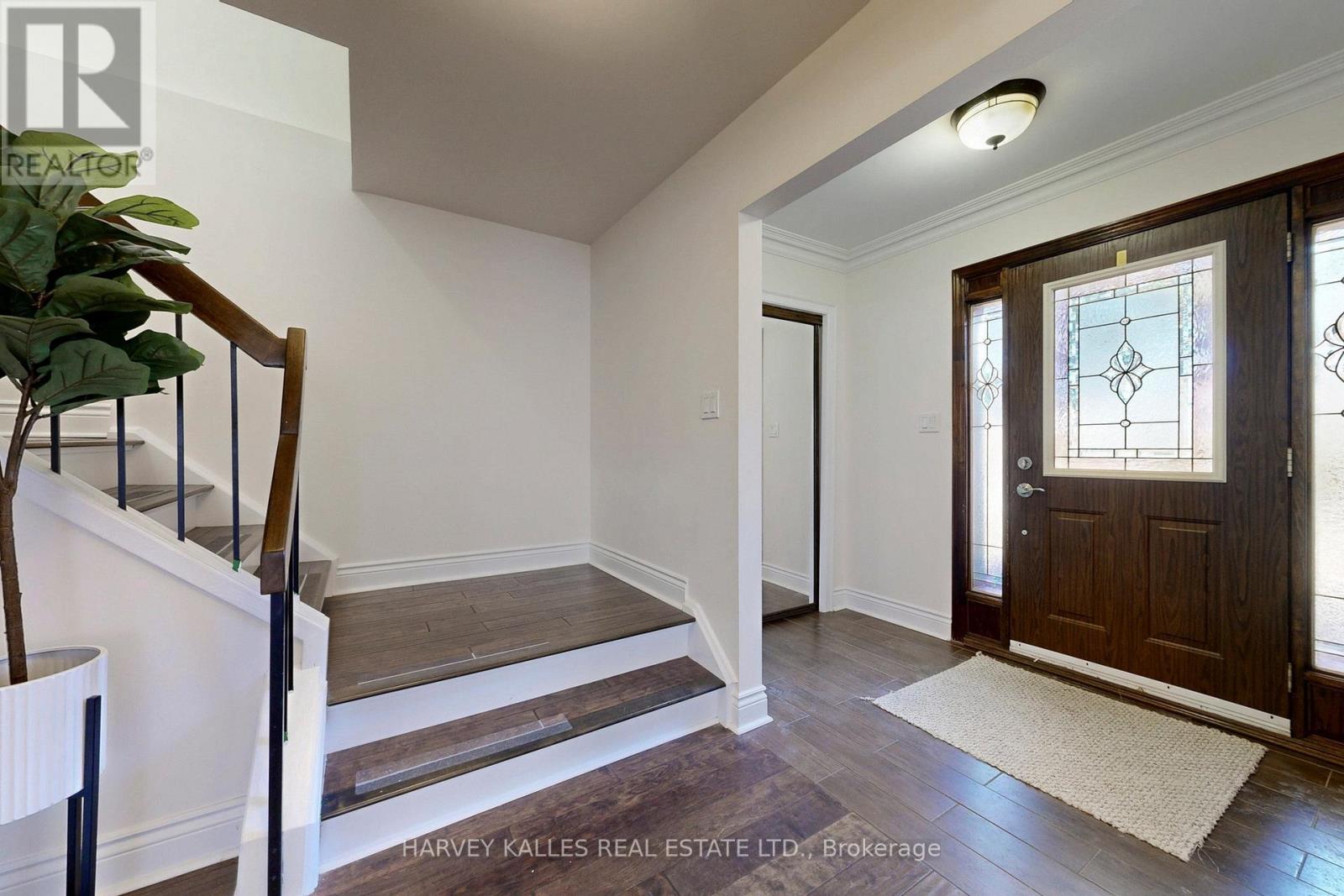 62 DERSINGHAM CRESCENT