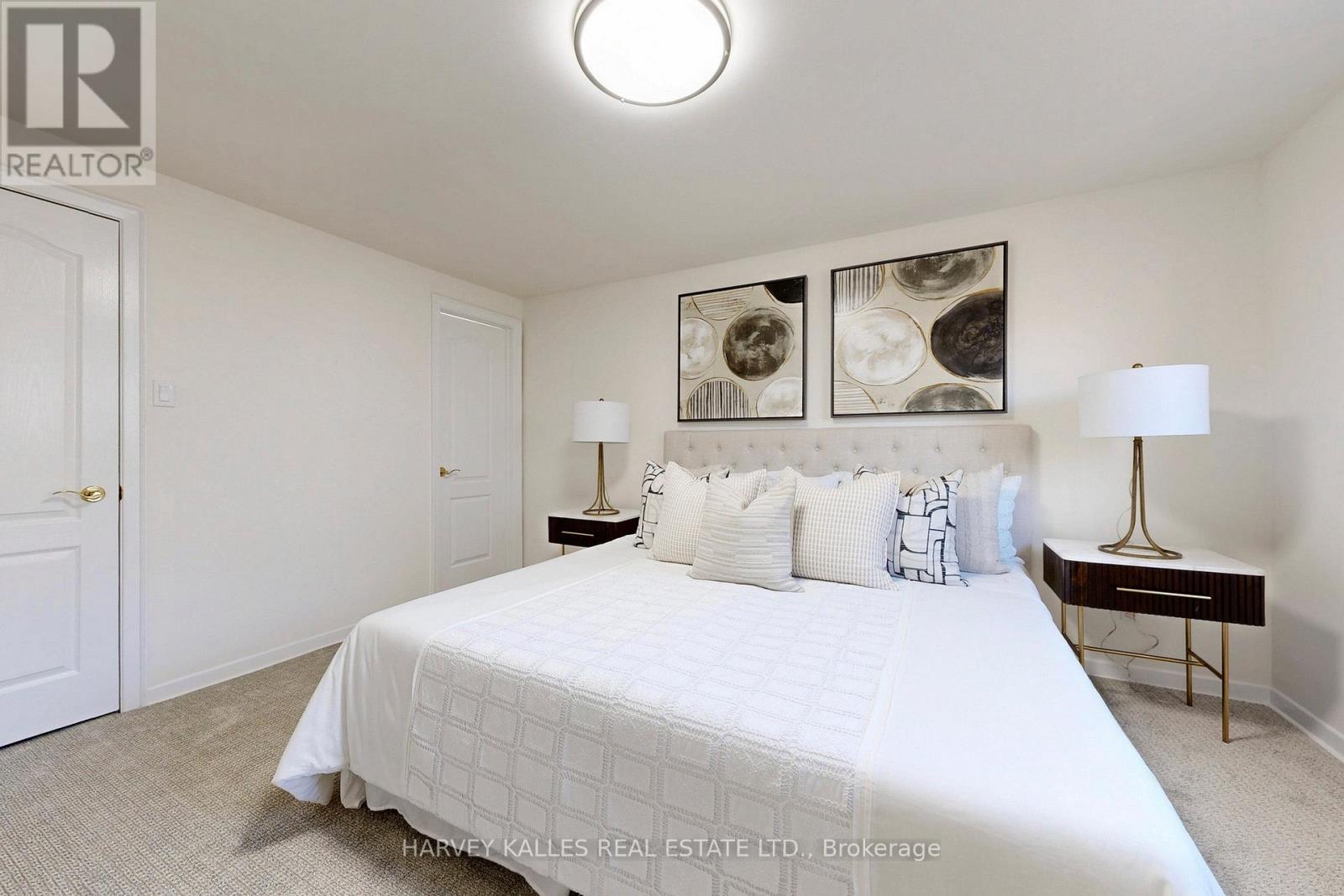 62 DERSINGHAM CRESCENT