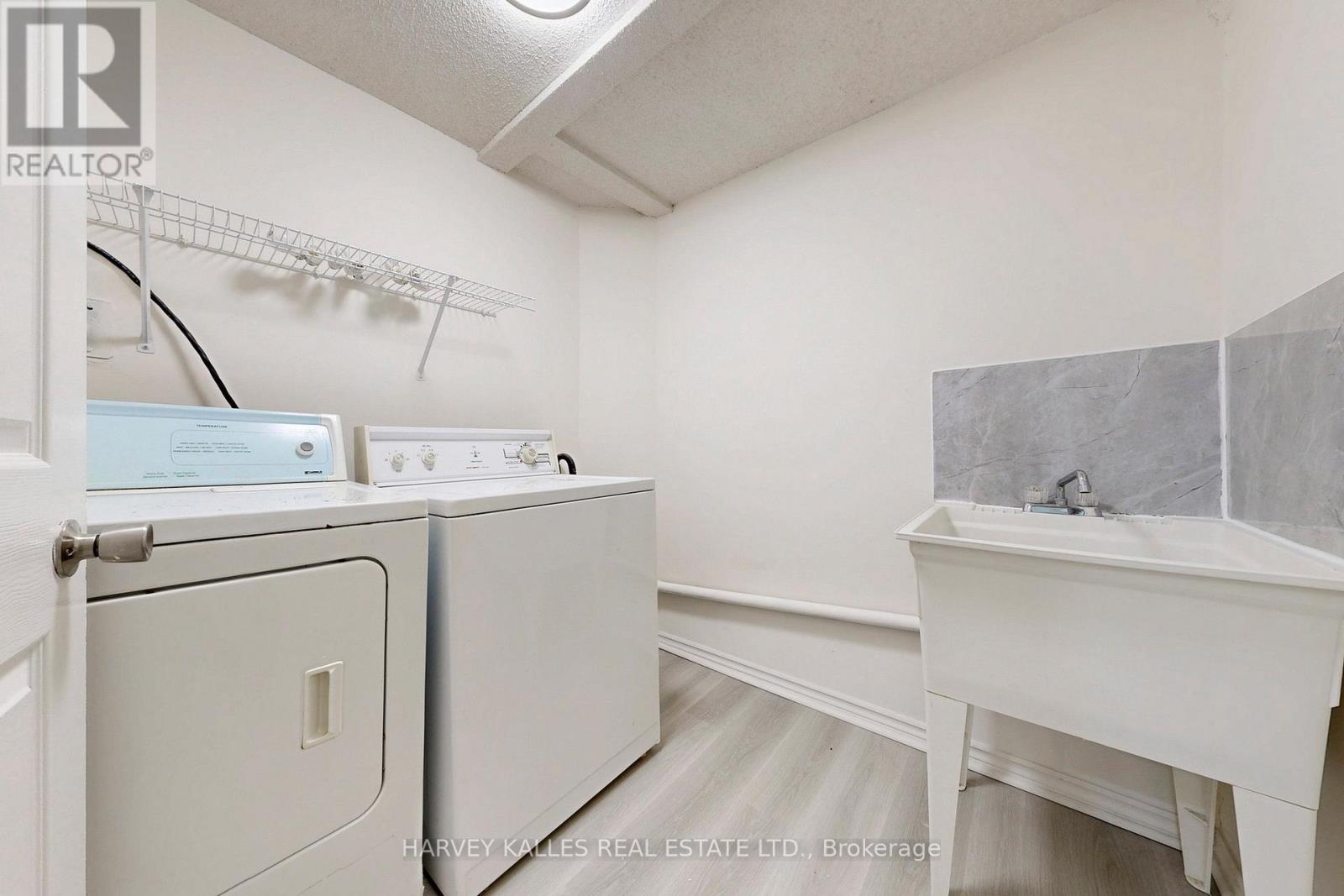 62 DERSINGHAM CRESCENT