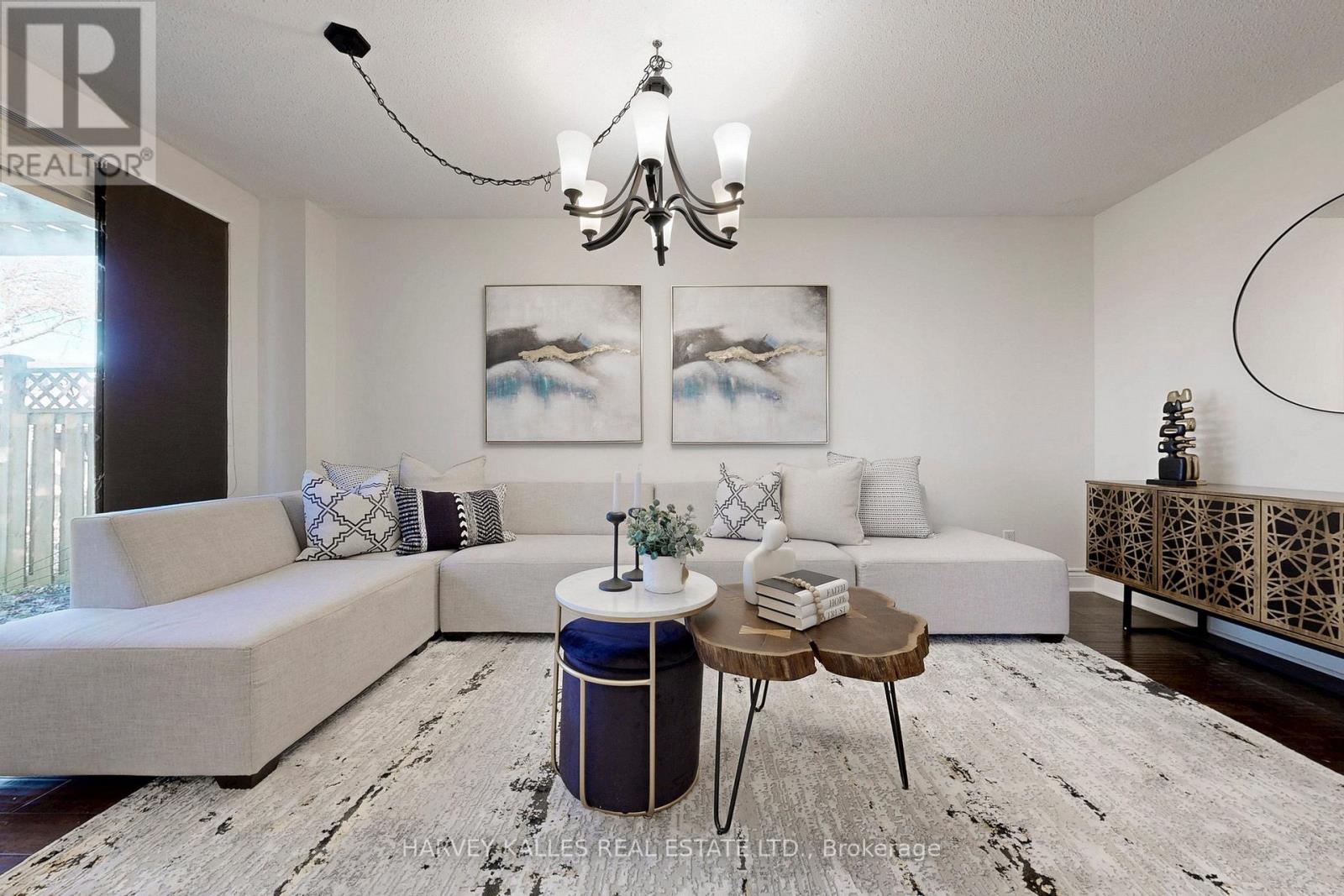 62 DERSINGHAM CRESCENT