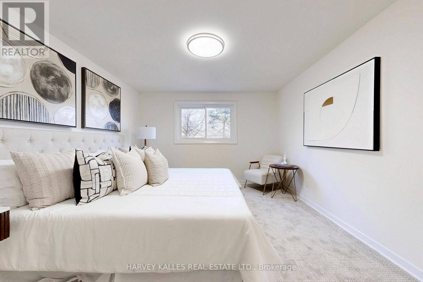 62 DERSINGHAM CRESCENT