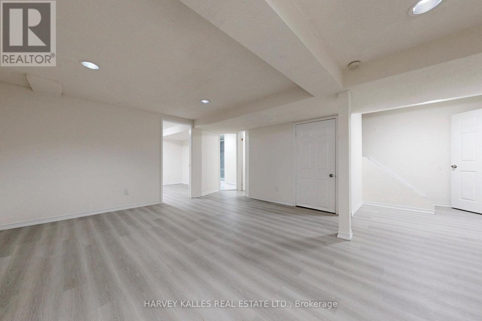 62 DERSINGHAM CRESCENT