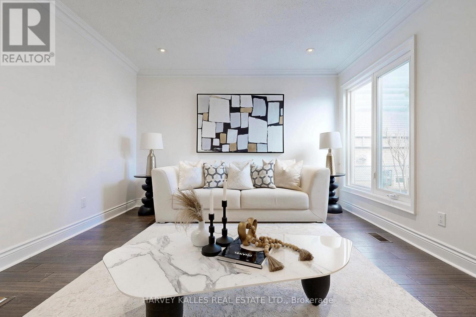 62 DERSINGHAM CRESCENT