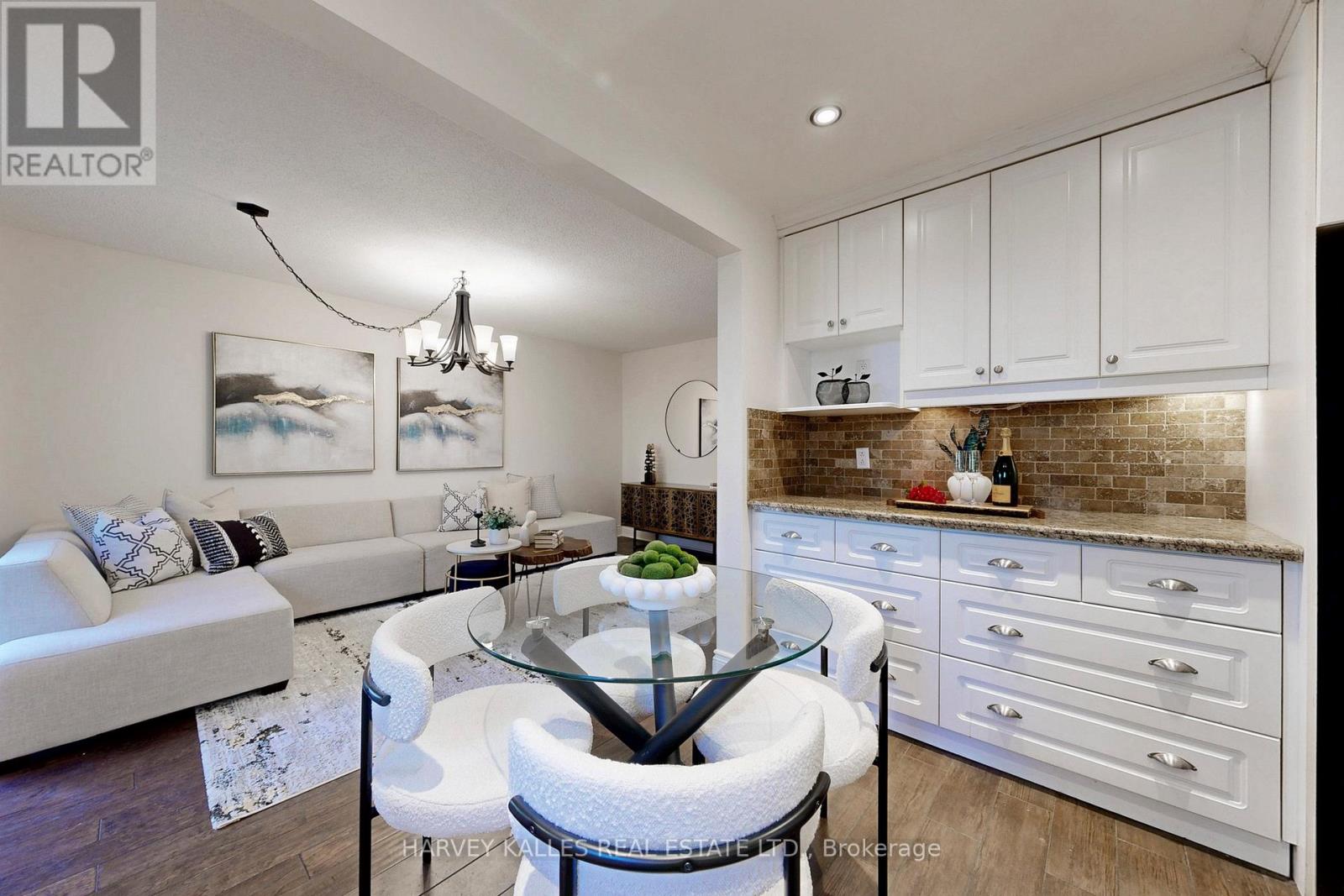 62 DERSINGHAM CRESCENT