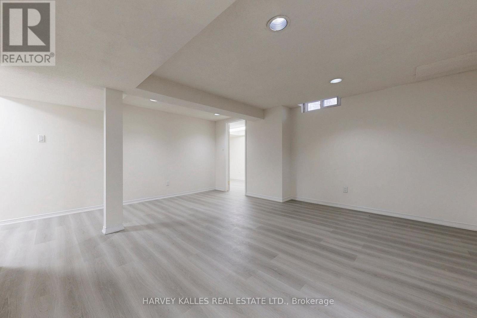 62 DERSINGHAM CRESCENT