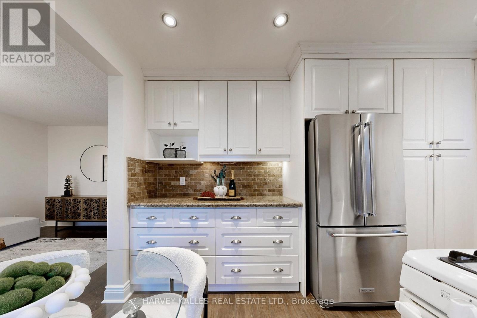 62 DERSINGHAM CRESCENT