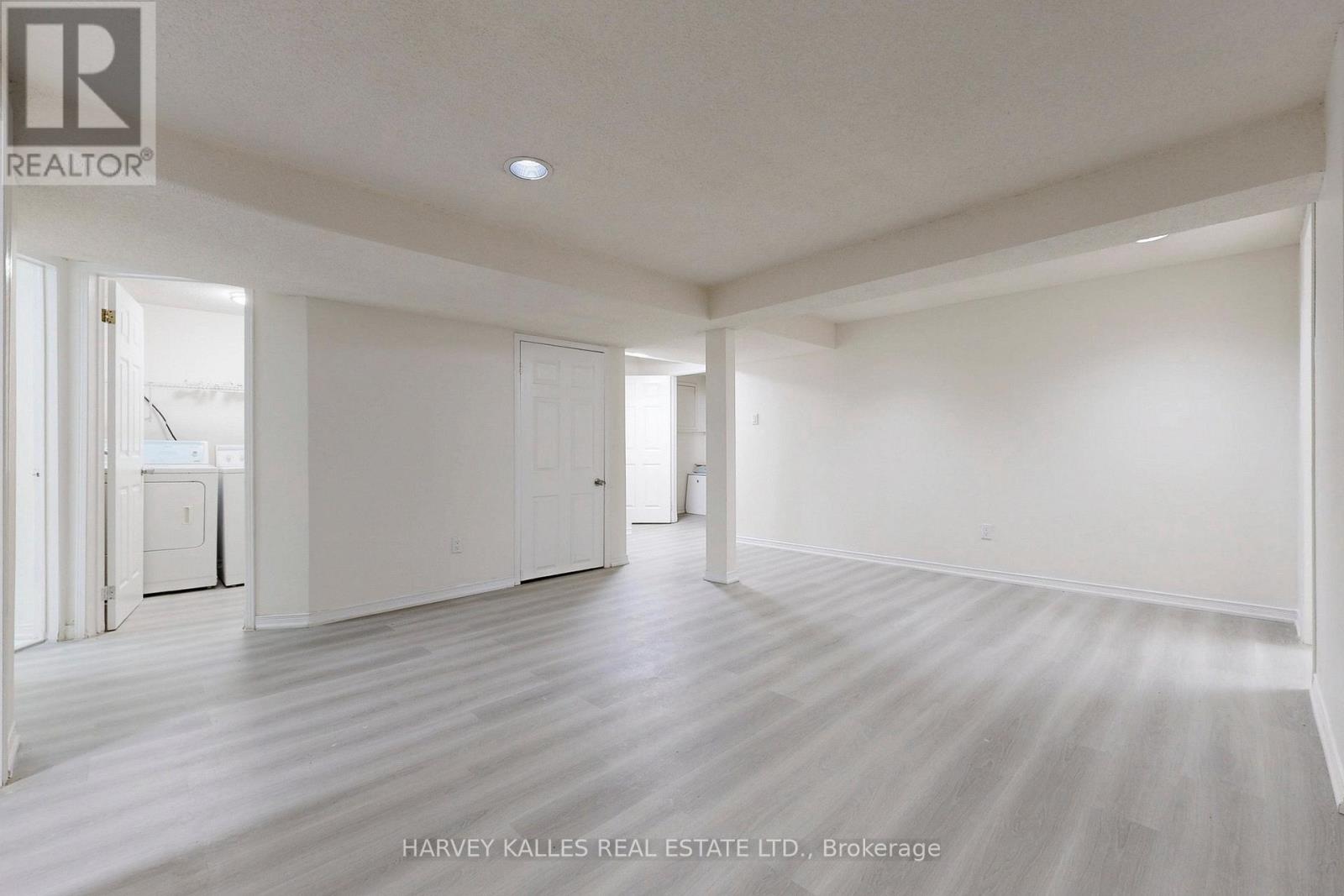 62 DERSINGHAM CRESCENT