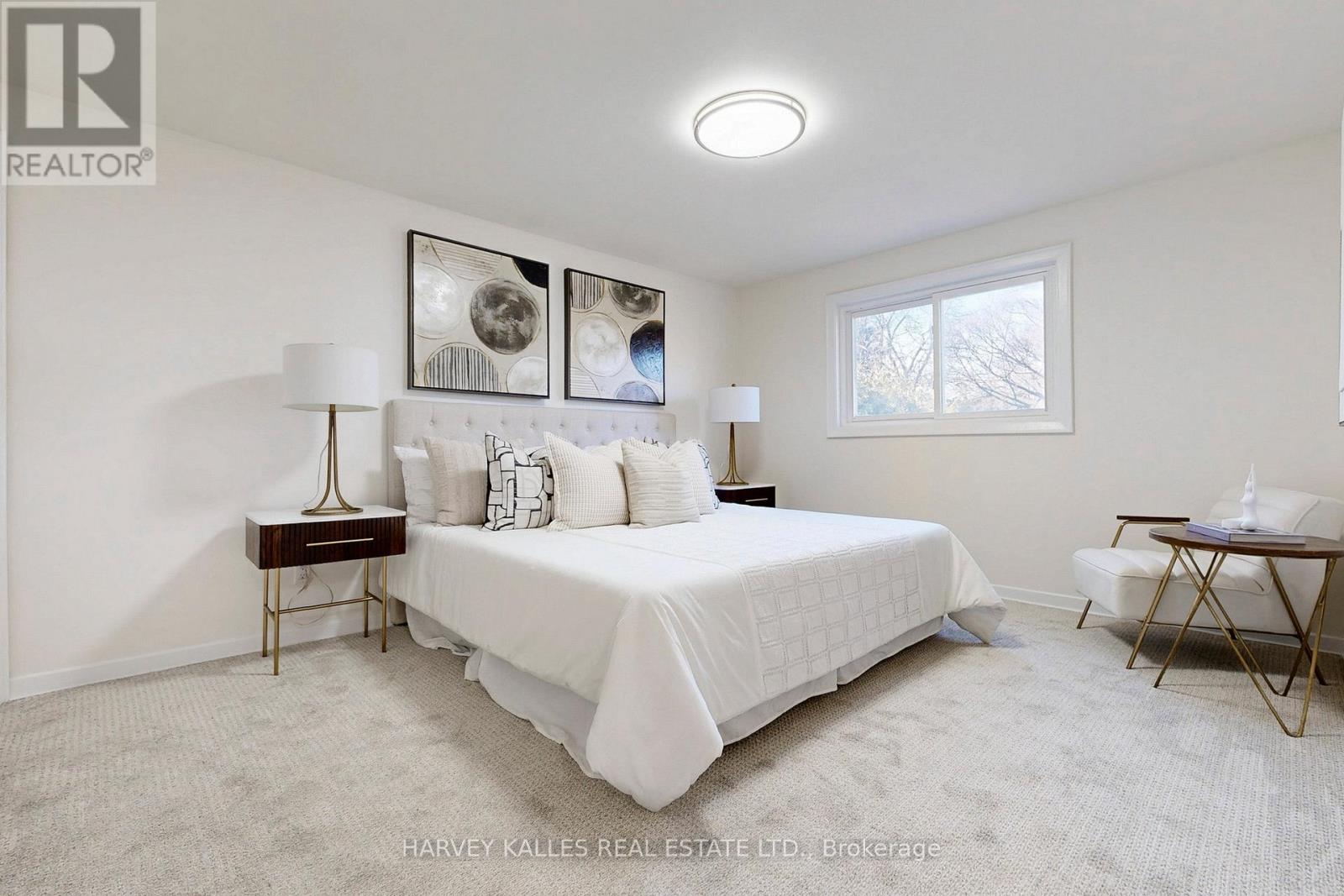 62 DERSINGHAM CRESCENT