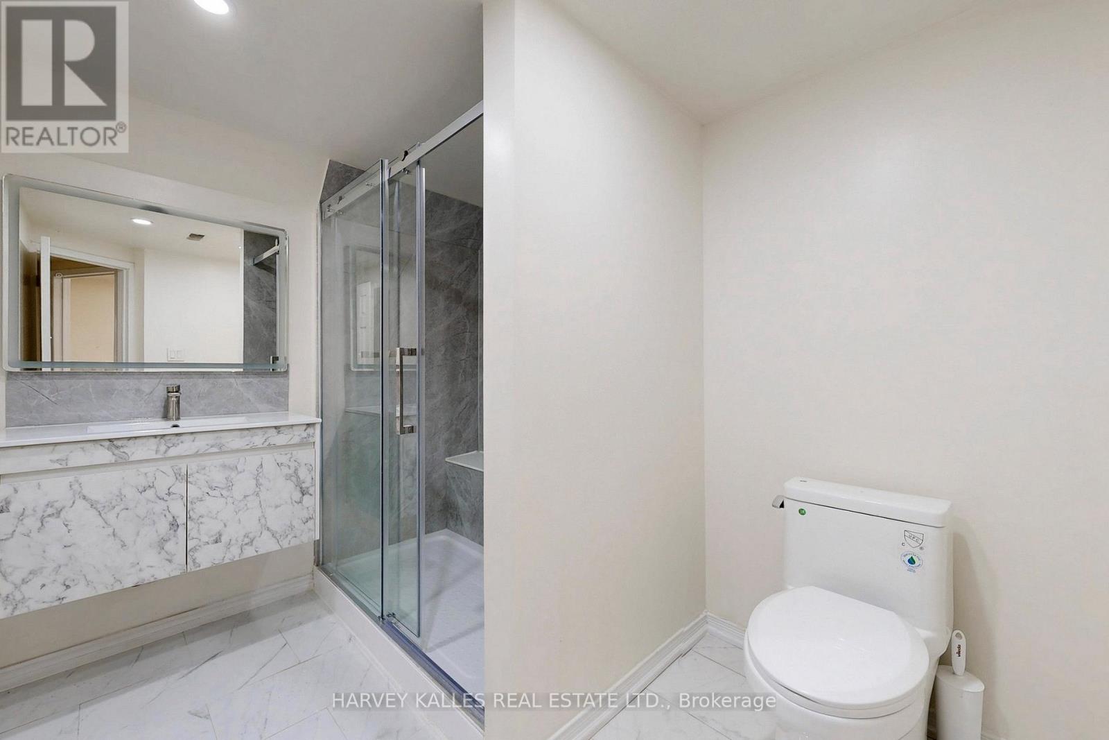 62 DERSINGHAM CRESCENT