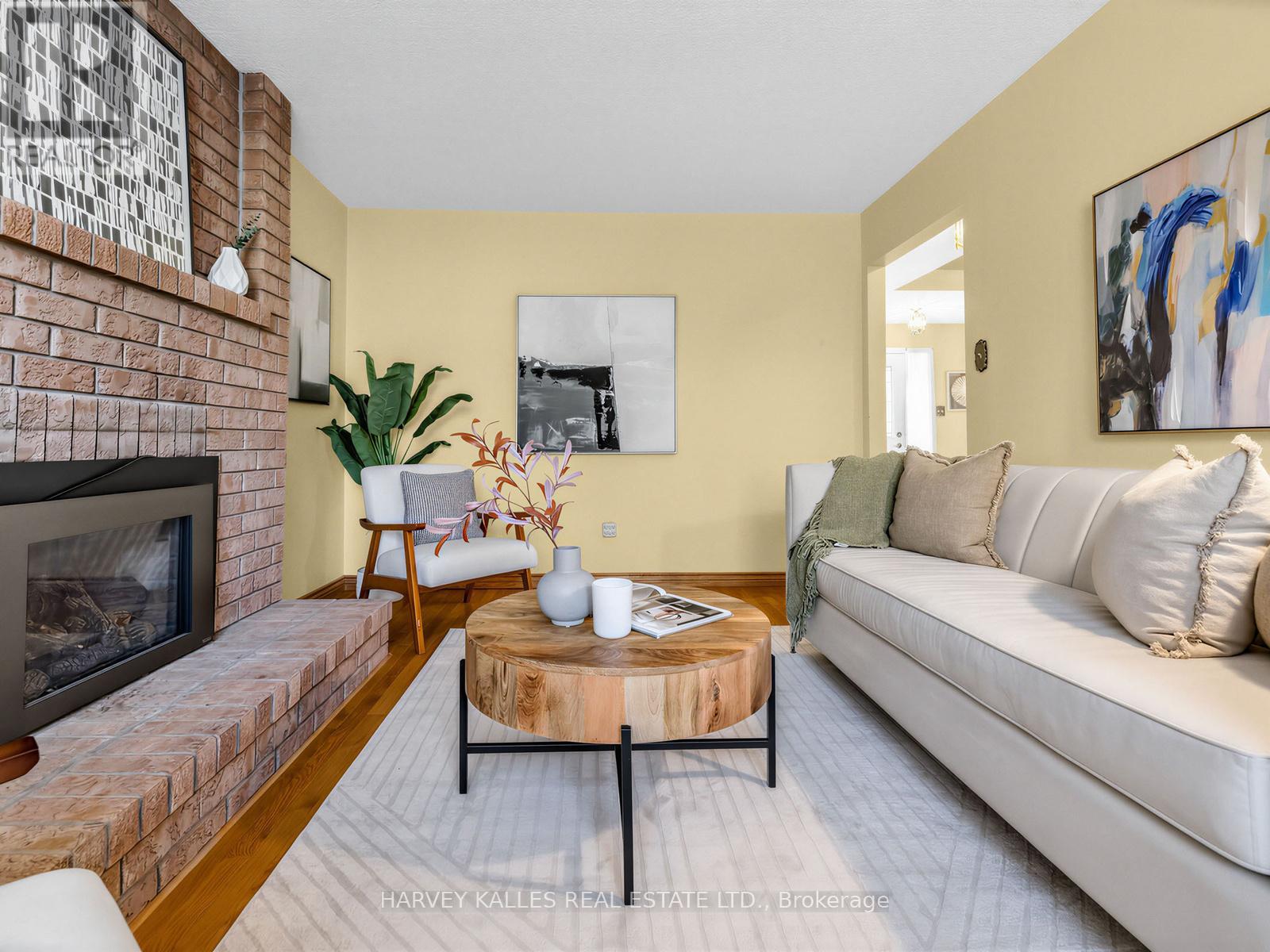 23 VERONICA CRESCENT