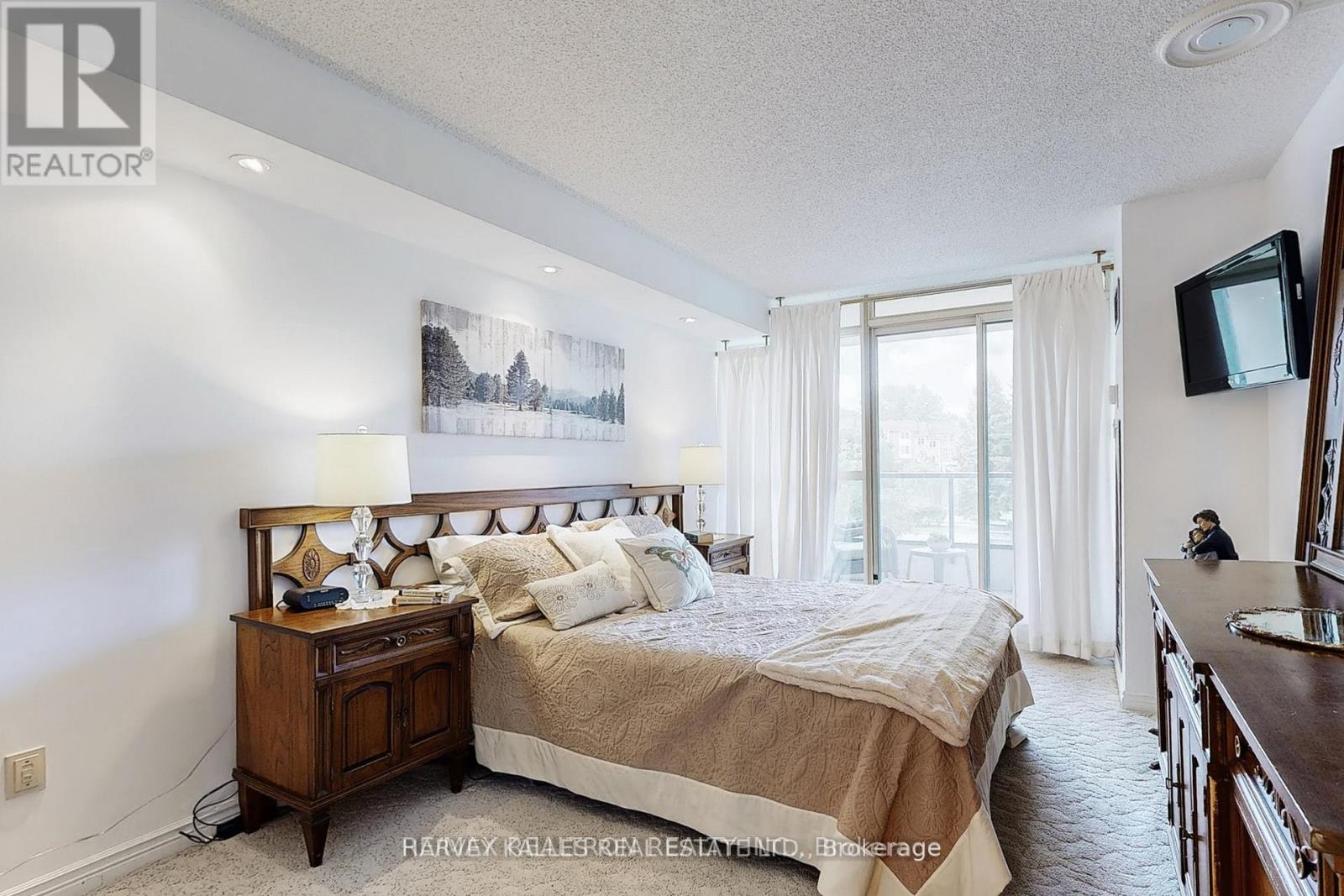 311 - 7300 YONGE STREET