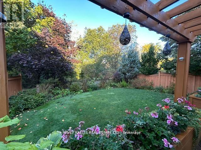 12 BARBERRY CRESCENT